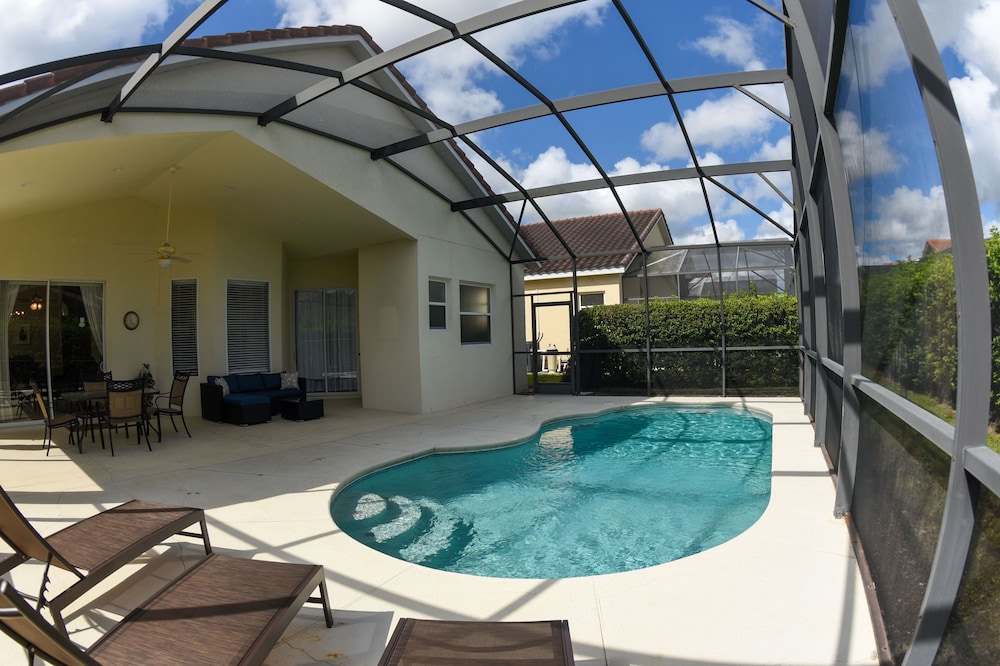 Davenport Vacation Homes by Shine FM
