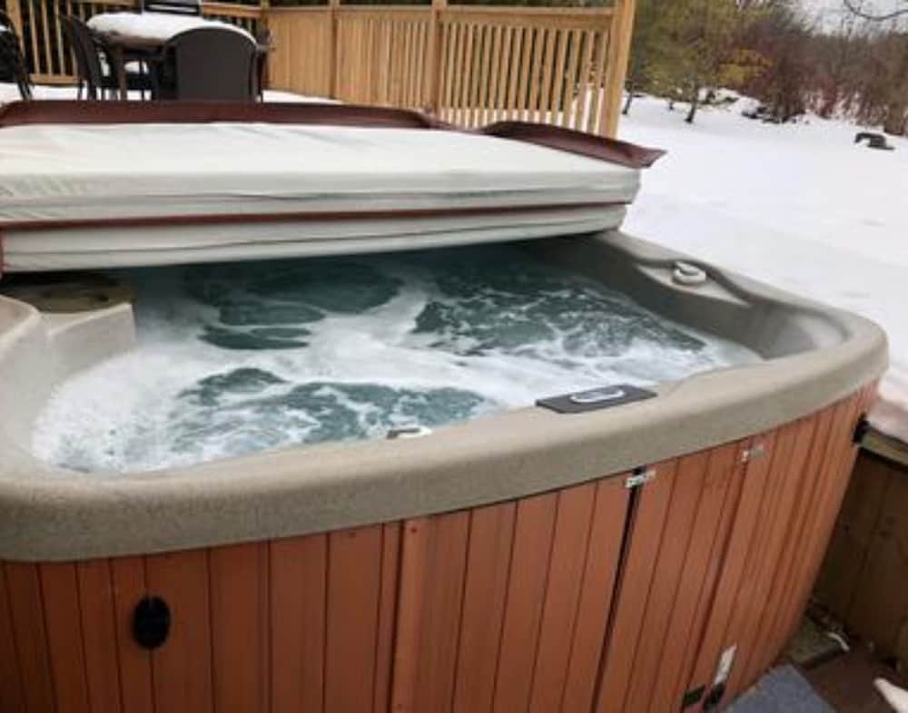 5 Bed Blue Mountain Luxury Chalet with Hot Tub 159 - Image 3