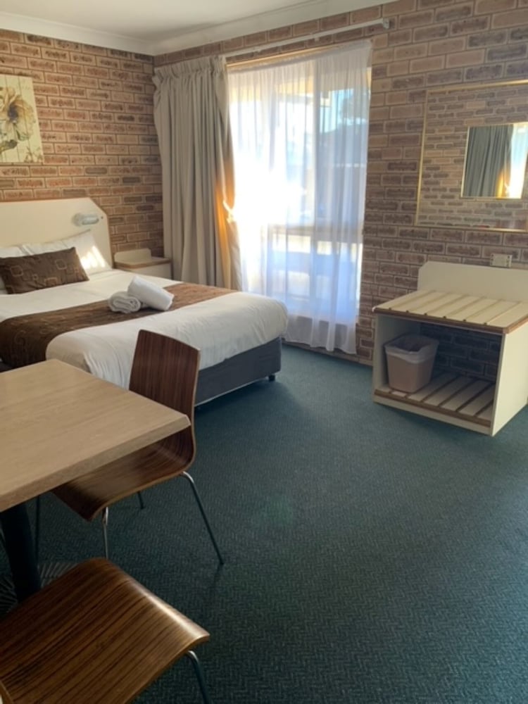 Garden City Motor Inn