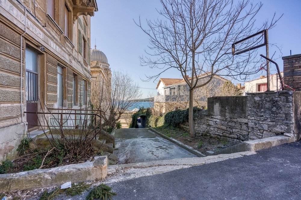 Apartment Alice - close to Pula centre
