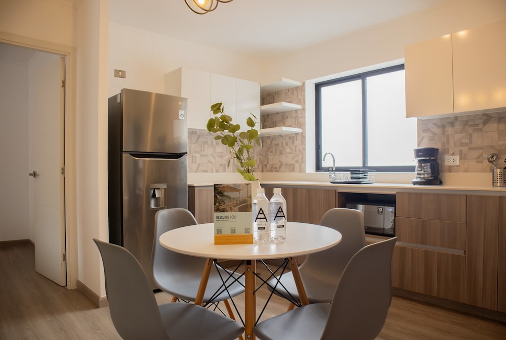 w Well-located 2BR in Miraflores