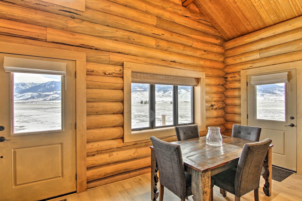 Stunning Mountain Views: Livingston Cabin w/ Deck! view 3