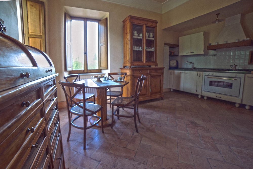Borgo Acque Romane view 2