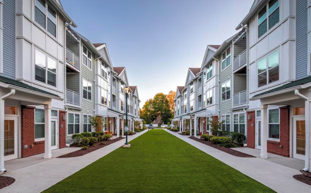 Landing Furnished Apartments South End Stratford
