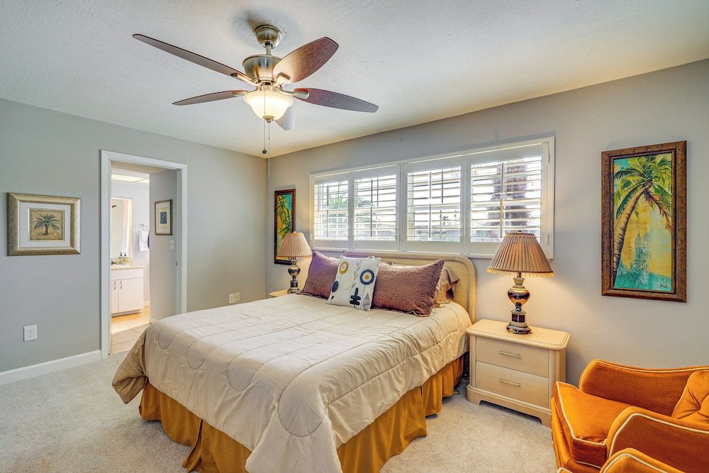 Dock + Patio w/ Canal View: Paradise in Cape Coral