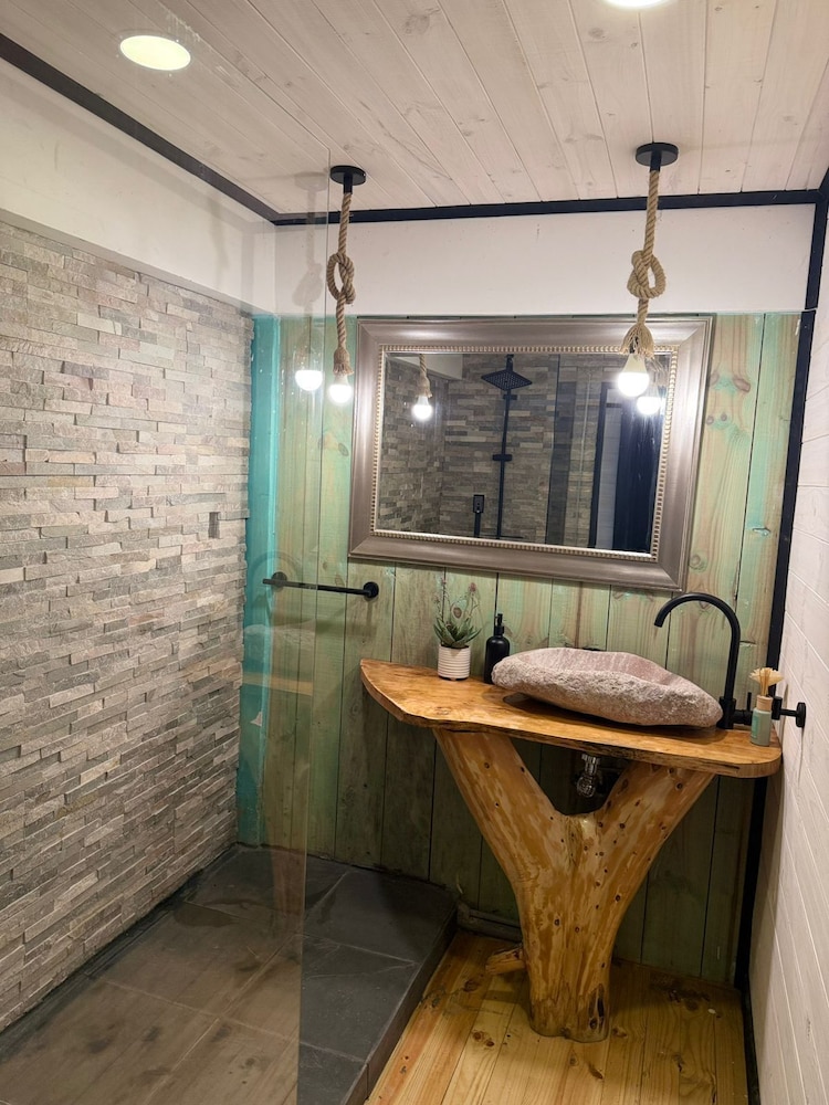Ocean View Hot Tub Suites
