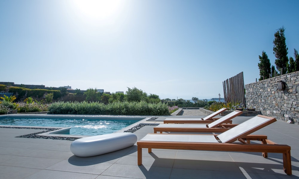 Aelia Paros Villas