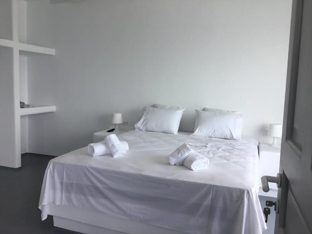 Poseidon Secret Blue Pools photo 3