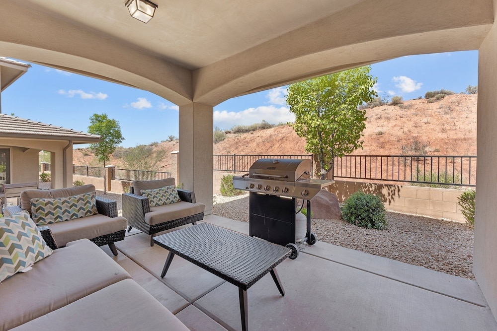 Desert Serenity 4 Bedroom Townhouse