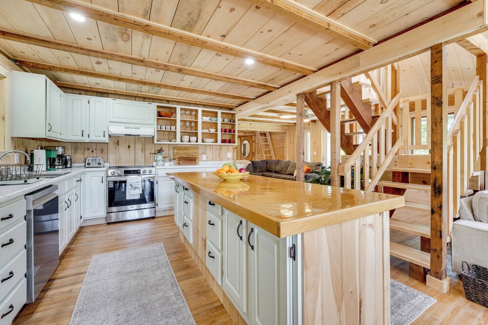 Annabessacook Lake Retreat w/ Deck: Pets Welcome!