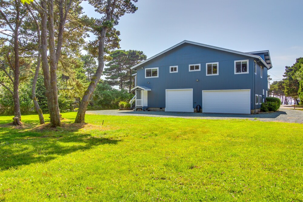 Coastal Bandon Vacation Rental: Walk to Beach! view 5