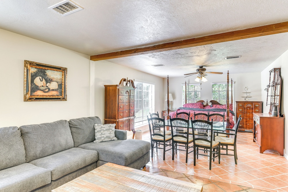 Family Home on 30 Acres in Manvel!