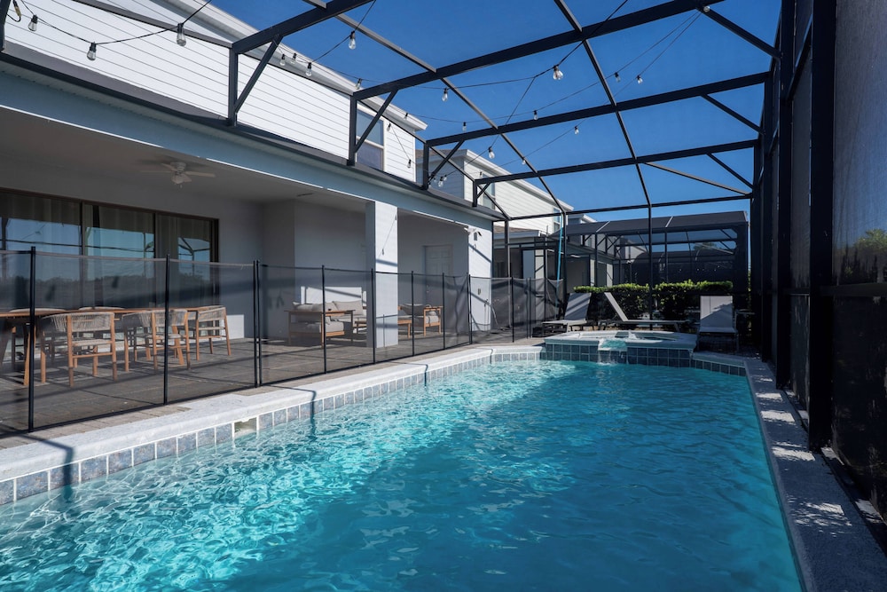 Luxury Home With Pool Game Room Cinema