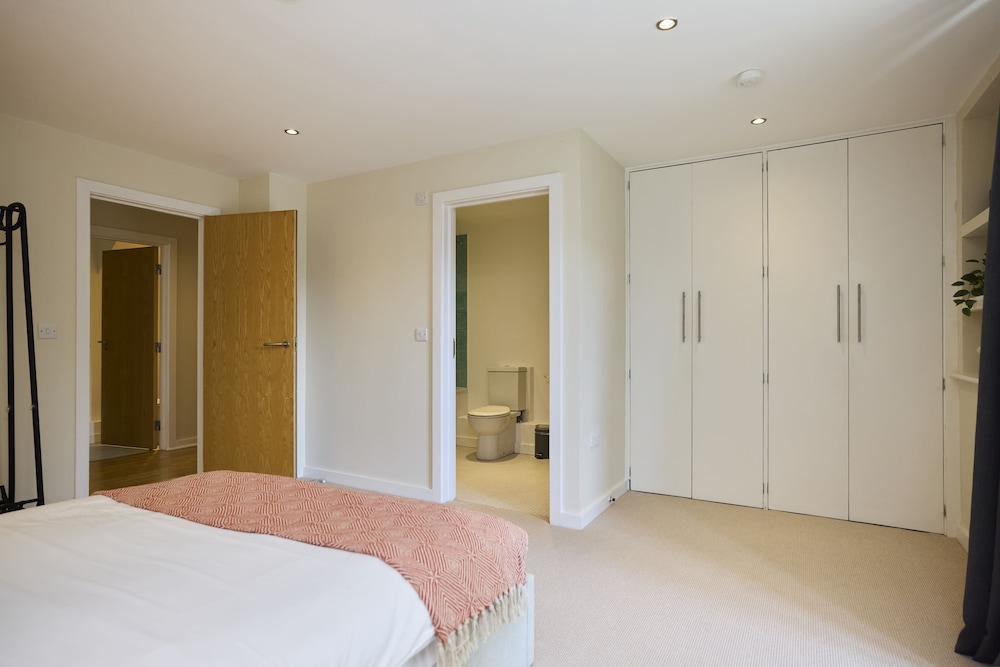 Putney Terrace Apartment