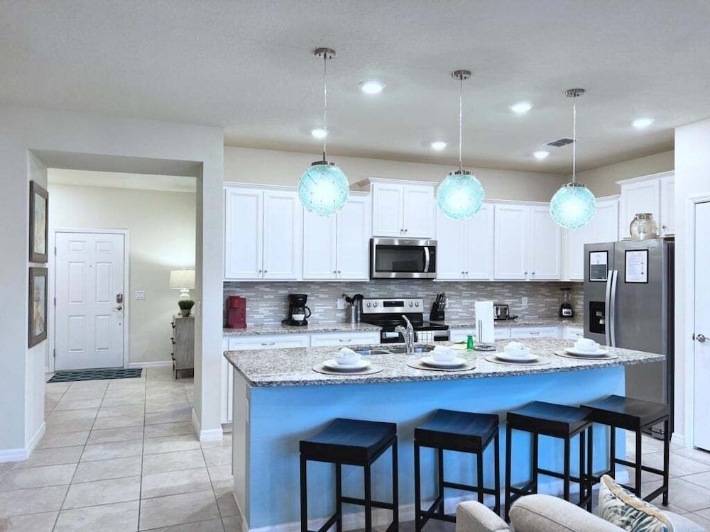 Large 5 Bed Family Townhome With Splash Pool 5 Bedroom Townhouse