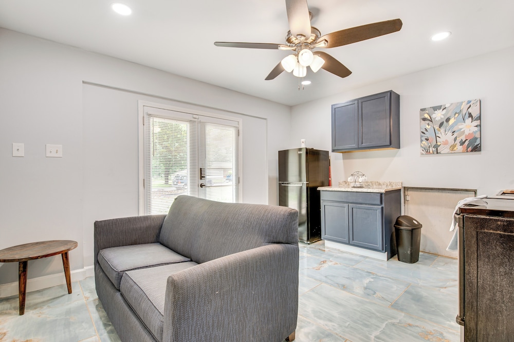 6 Mi to Airport: Riverdale Home w/ Private Pool!