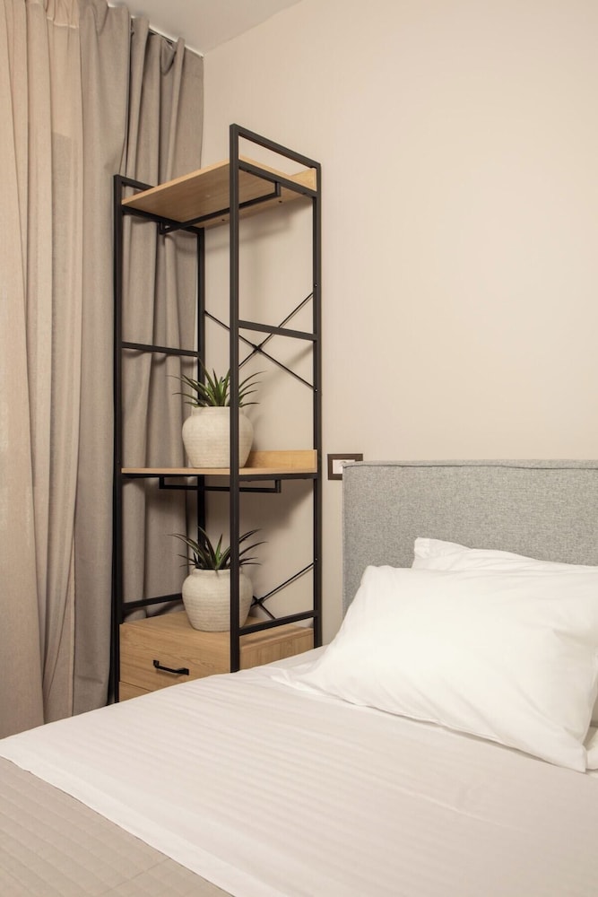 Demmi Central 2BR Designer Apt