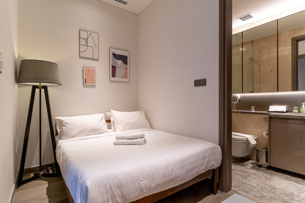 The MarQ Luxury 2BR Apt Central D1