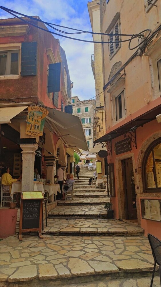 Amonte - Old Town Centre