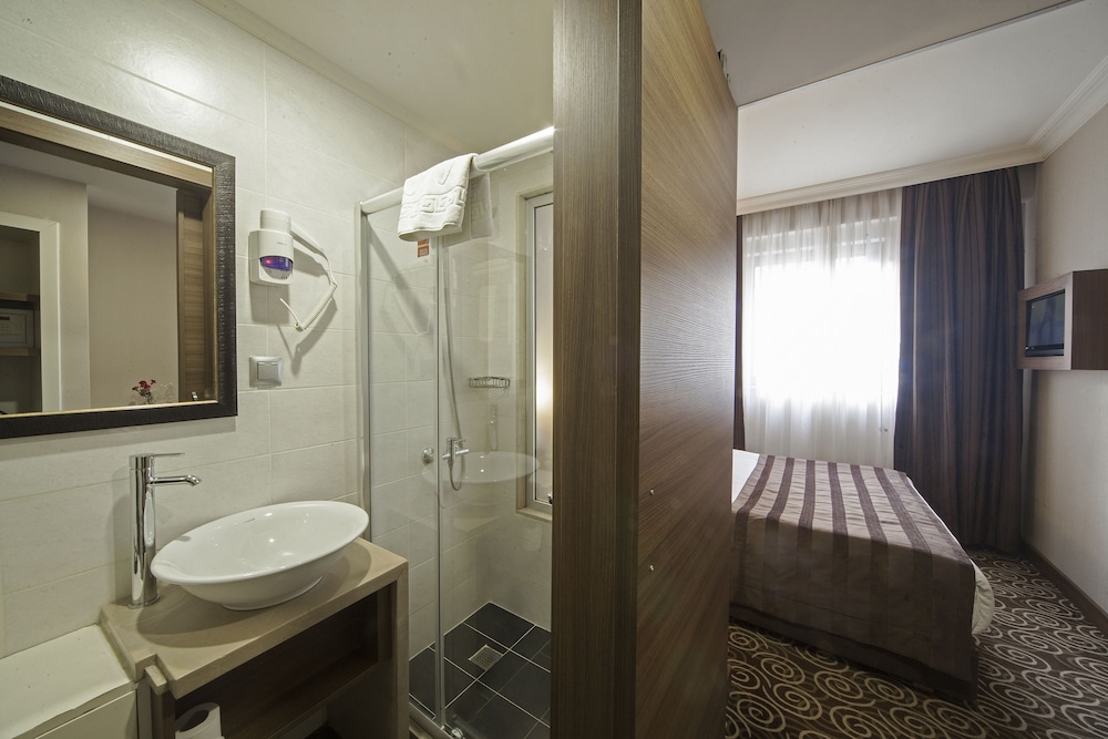 Delta Hotel Istanbul - Image 29