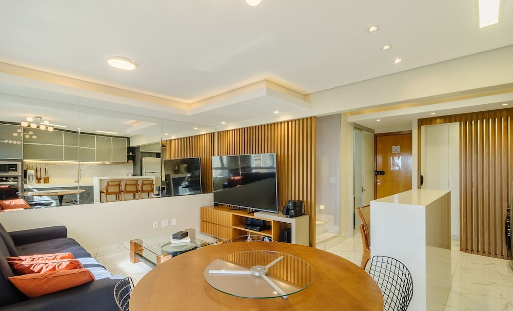 Apart w/ 2 Suites in Condominium With Pool Swr1502