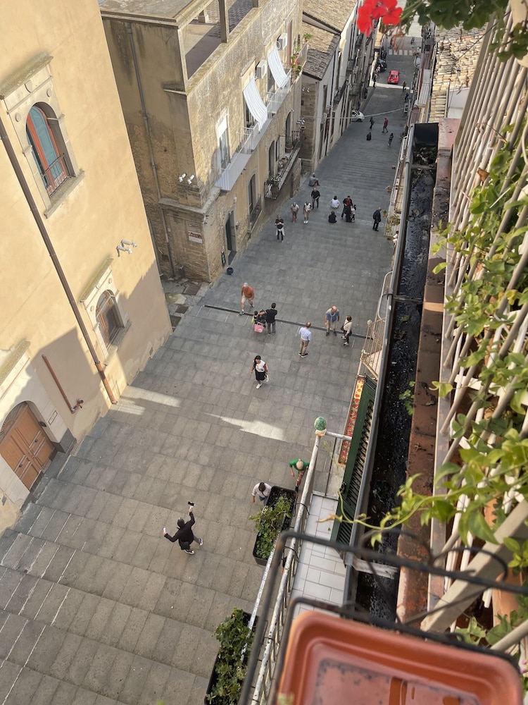 Photo 37