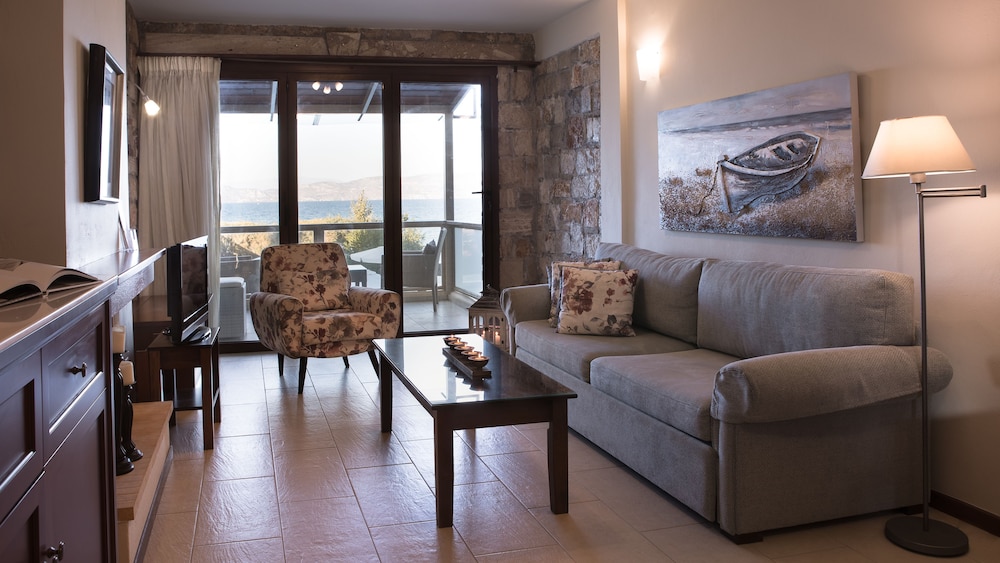 ENALIO Suites