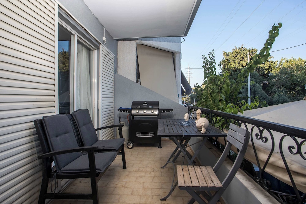 Villa Lilienne - Tranquil Escape With Private Garden Balcony