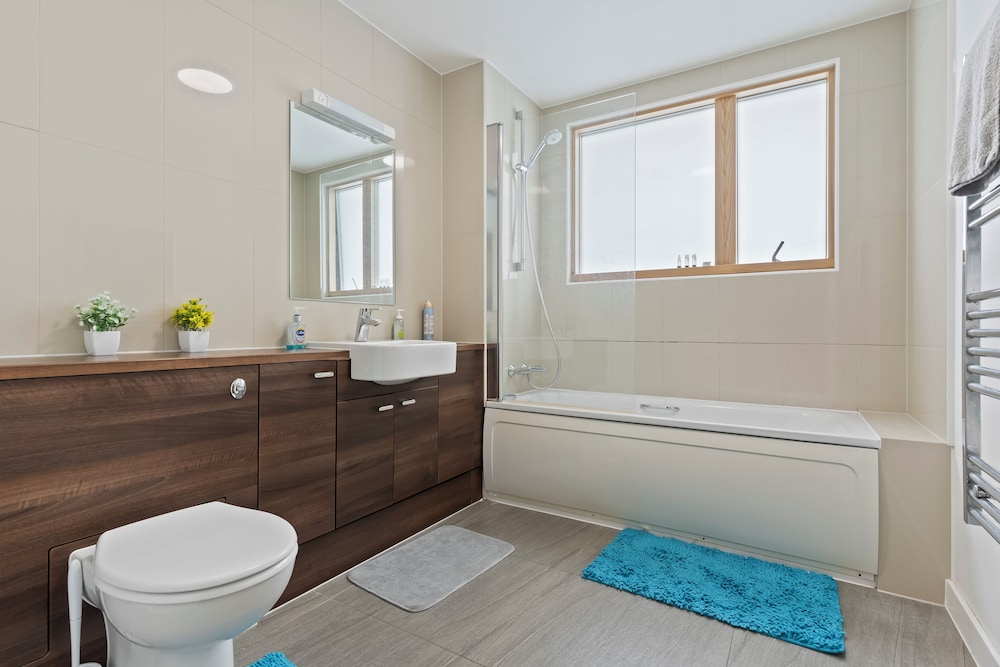 Retreat Private Rooftop 3 Bedroom Apartment