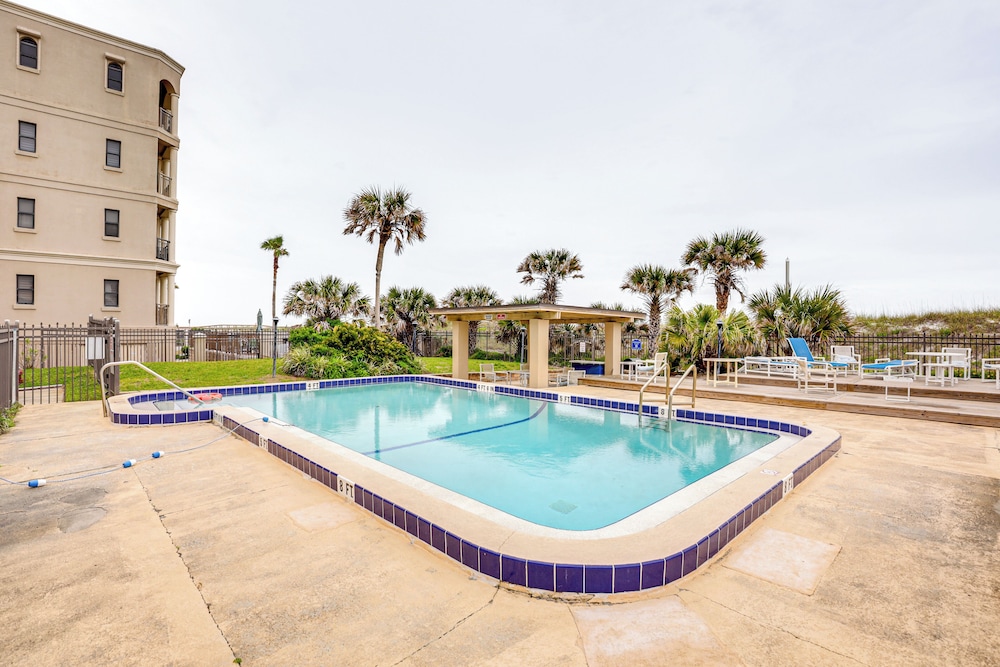 Steps to Pool + Ocean: Jacksonville Beach Gem!