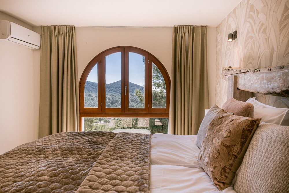 Can Furnet in Ibiza With 4 Bedrooms and 8 Bathrooms
