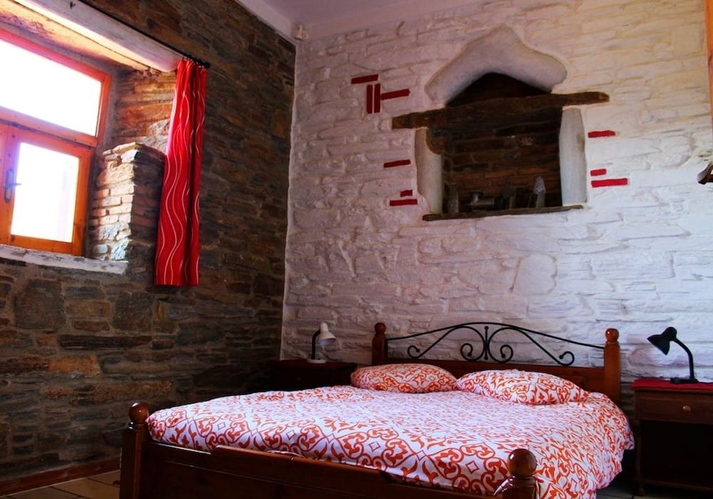 Villette Adonis photo 3