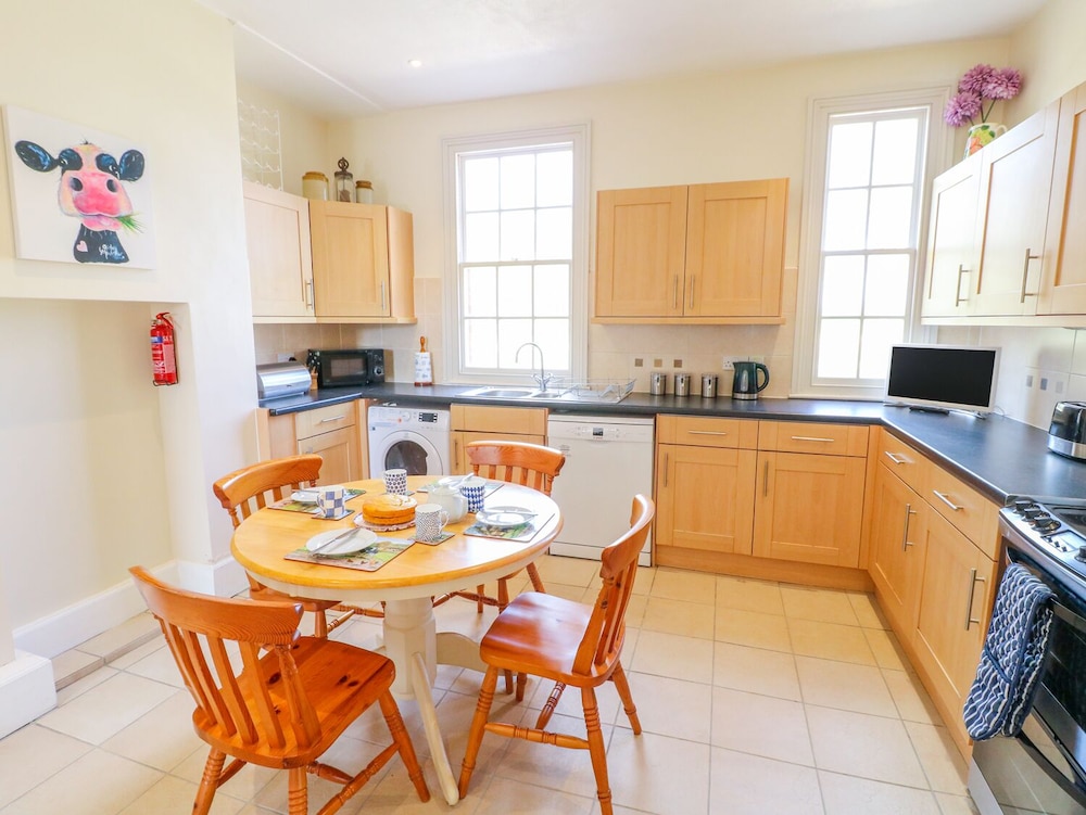 South Lodge - Longford Hall Farm Holiday Cottages view 5