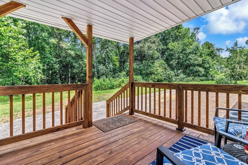 Bear Walk Cottage in Black Mountain