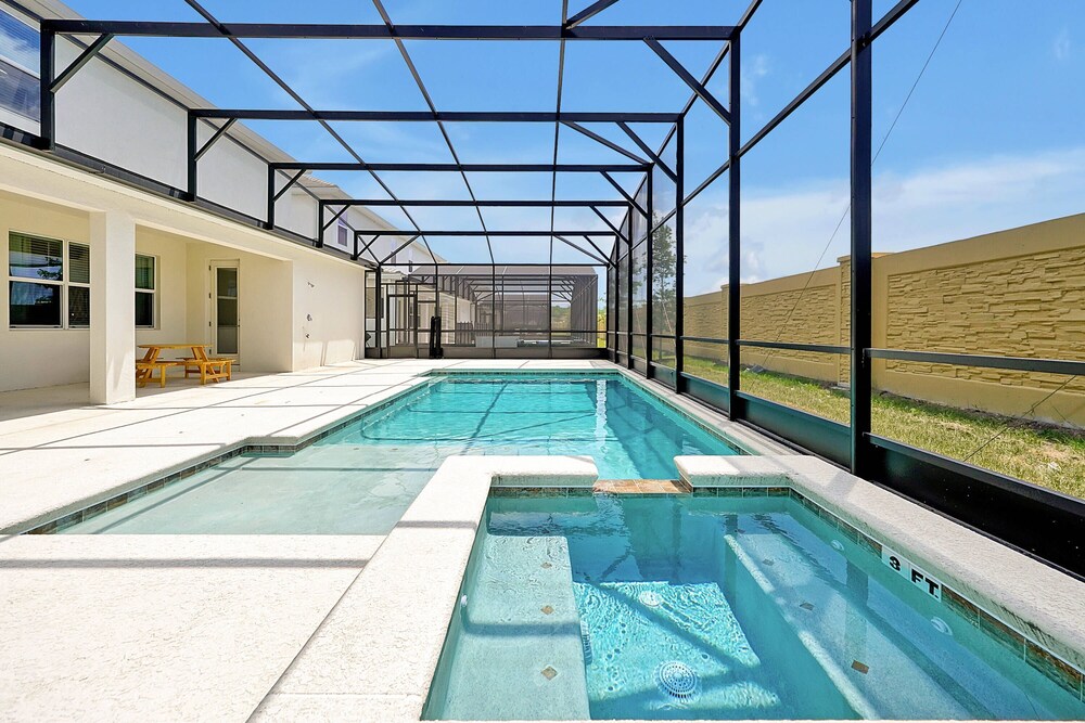 Luxury and Sophisticated 15 BR Ensuite