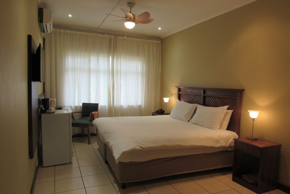 Emafini Country Lodge