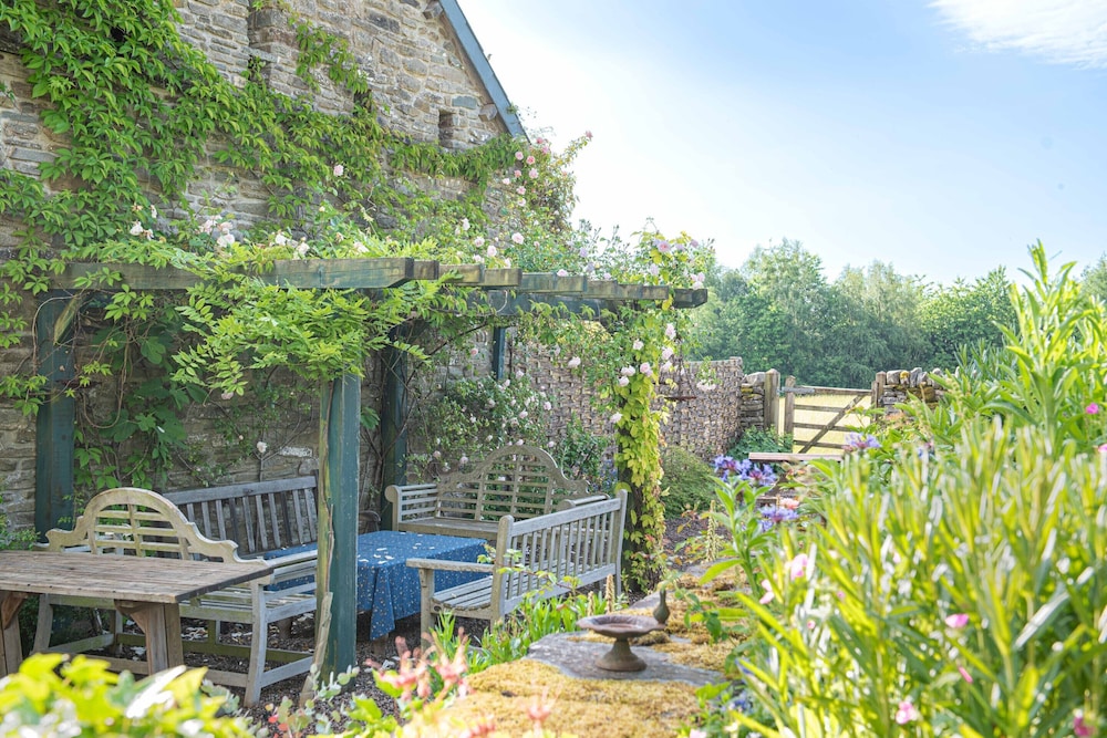 Alltybrain Farm Cottages and B&B