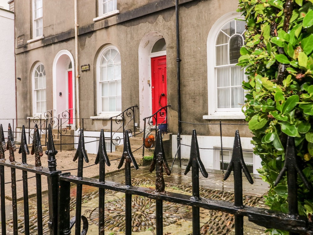 Flat 1, Belmont