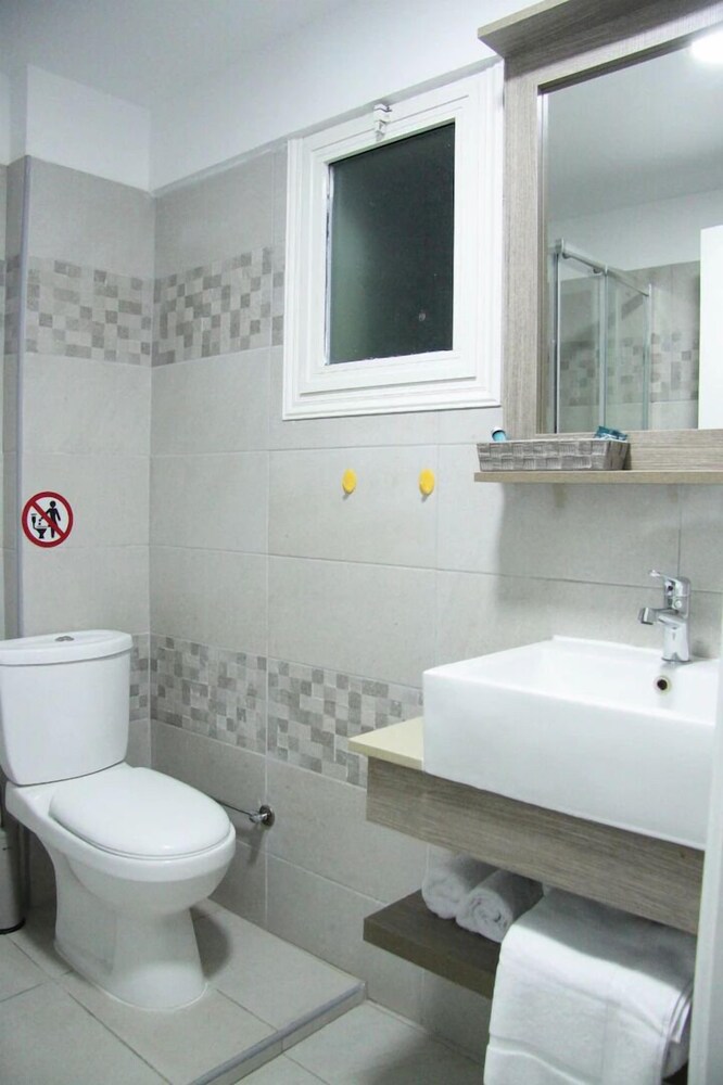 LARNACA BAY SUITES