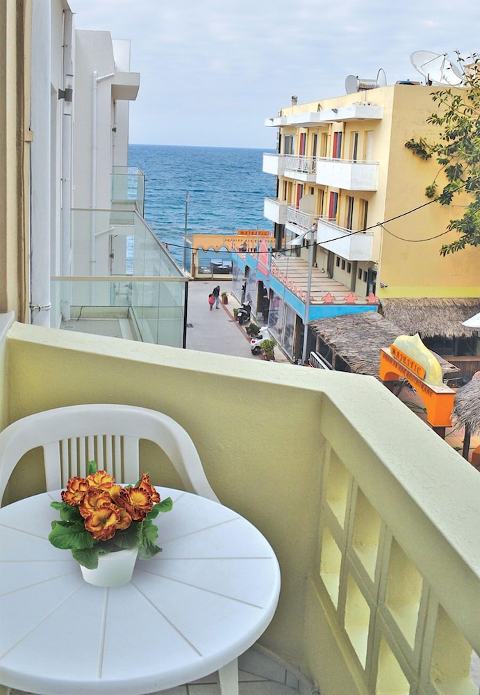 Greta Apartments