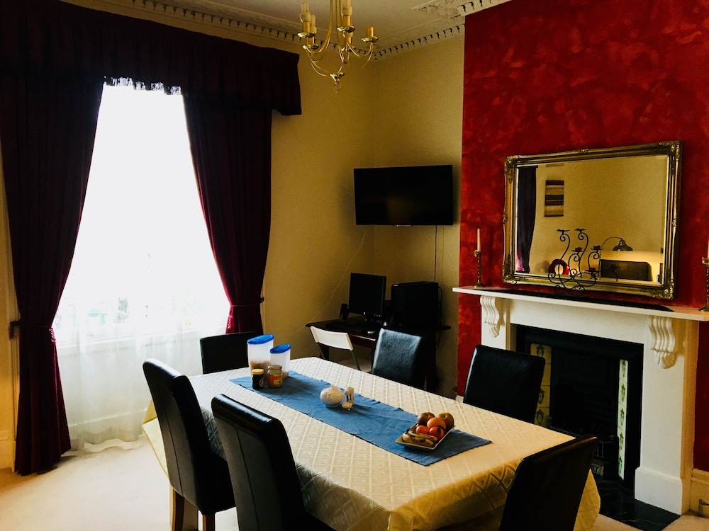 Bentons Guesthouse