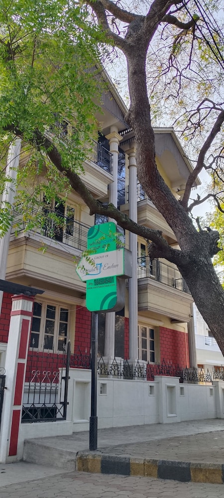 VARSHA ENCLAVE WHITE HOUSE