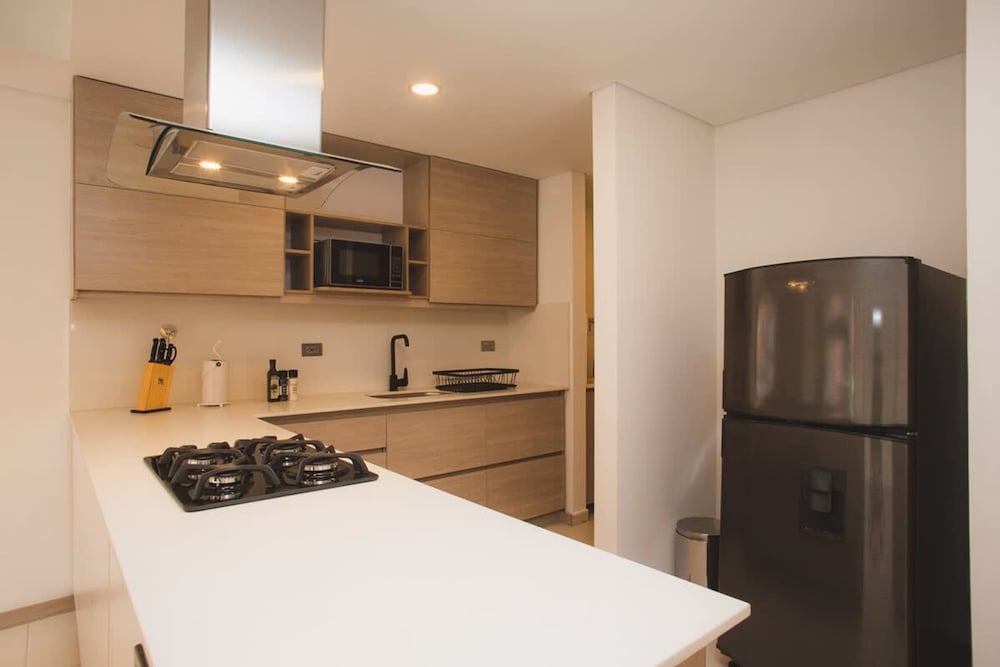 Cozy 3 BR in Laureles in Medell n