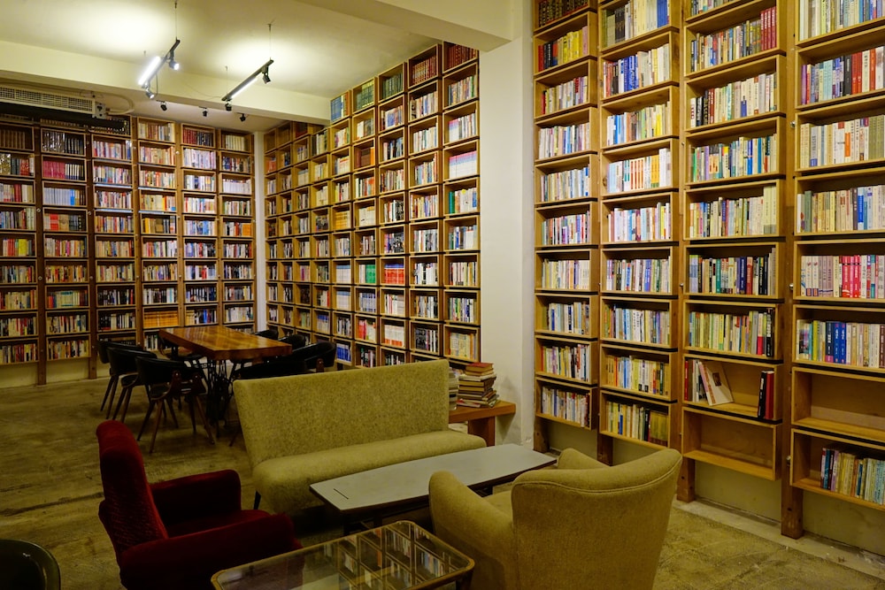 CaoJi Book inn Hostel