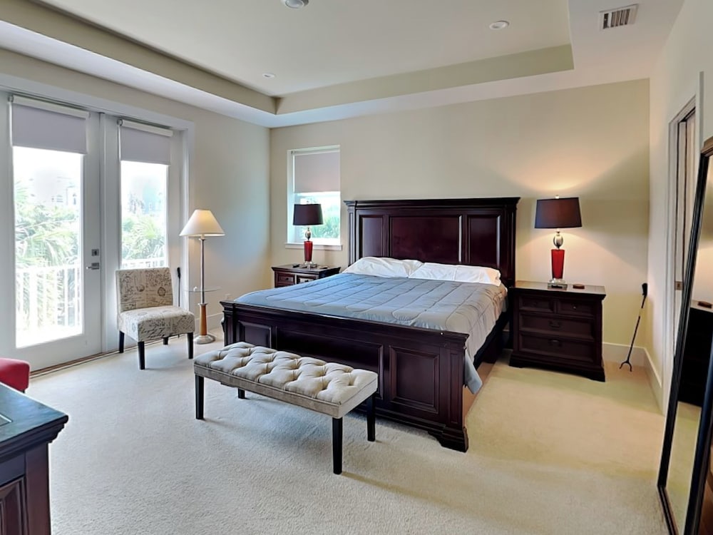 Atlantic Beach House by Distinctive Beach Rentals
