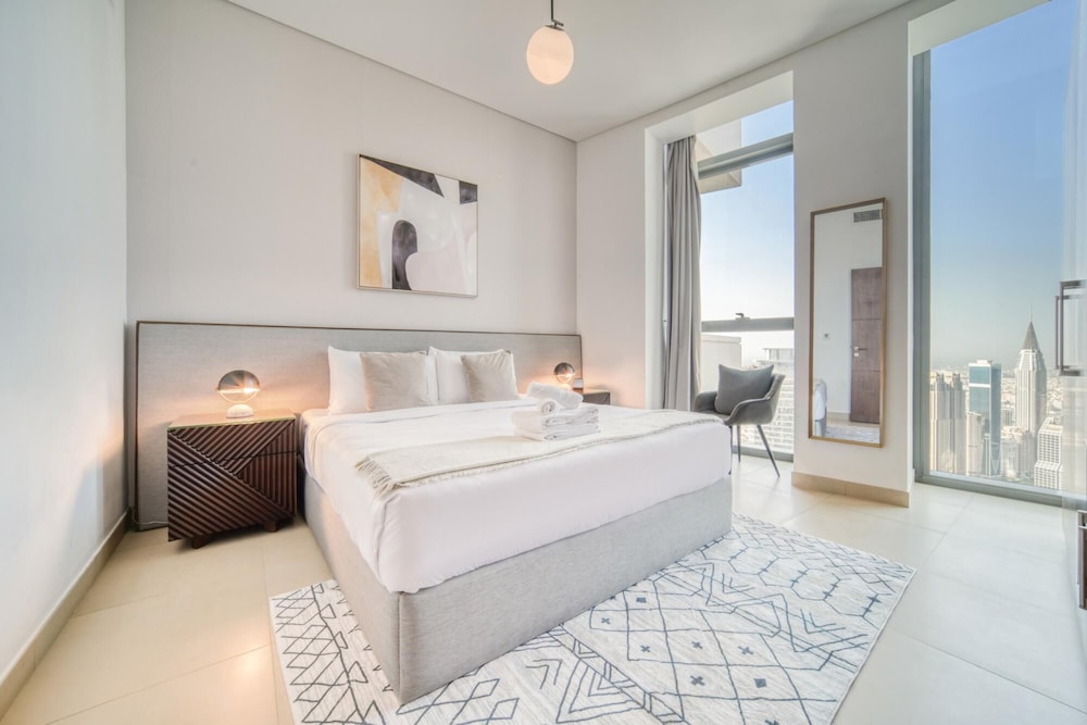 Contemporary Apt With Burj Khalifa View