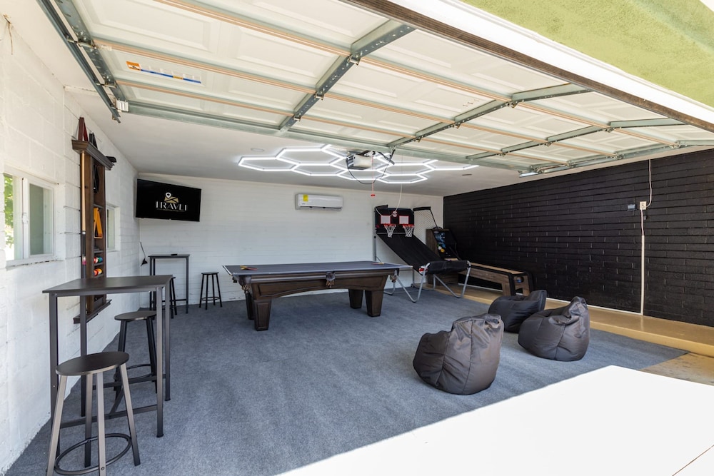 Desert Rose Retreat Heated Pool 2 Masters Gameroom