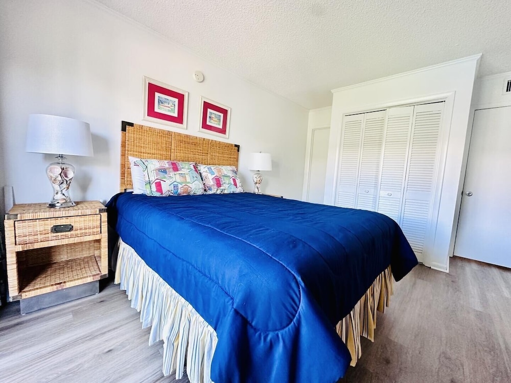 Tilghman Beach And Racquet Club 149 3 Bedroom Condo by RedAwning view 3