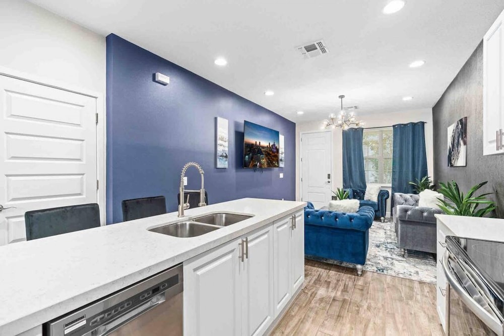 Super Posh- Sleeps 16 W Designs Near Disney