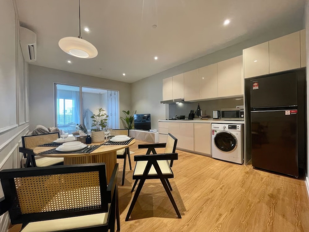Platinum Quill Apartments Residences